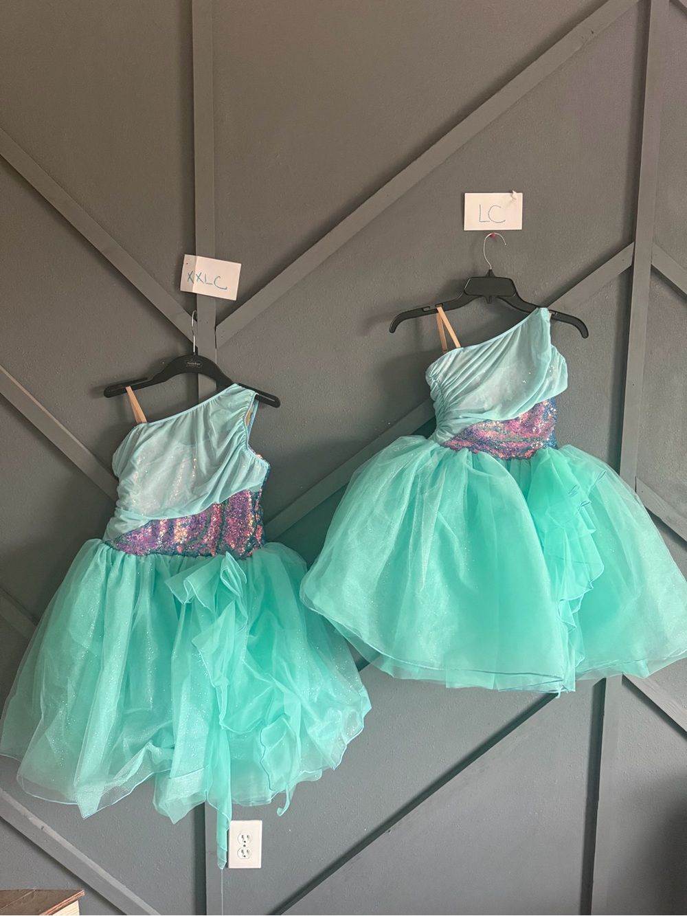 Teal Sequined One-Shoulder Costume (2)